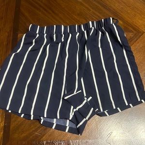 Blue and white strip shien shorts